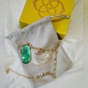 Kendra Scott necklace